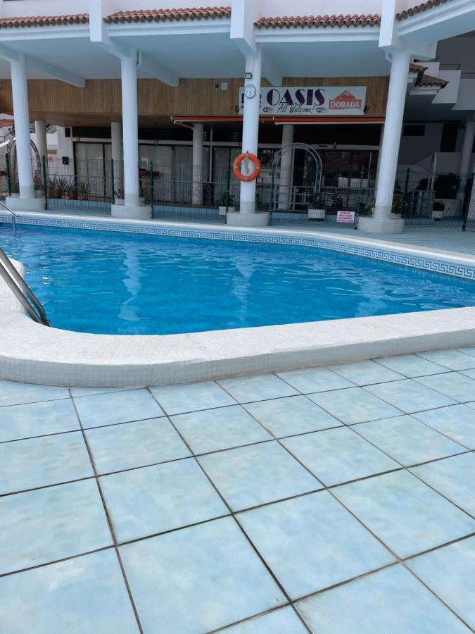 1 Bedroom Apartment With Stunning Sea View Арона Екстериор снимка